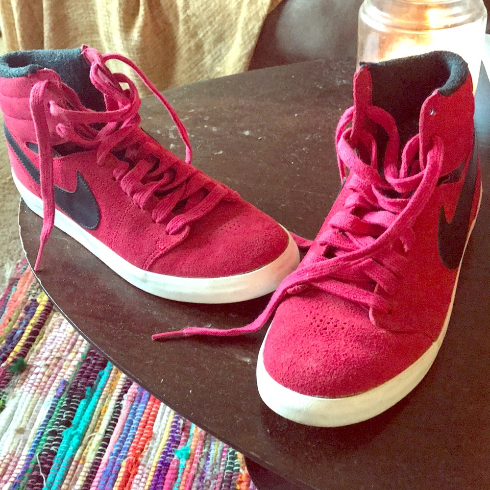 Nike Sneakers!!!!!